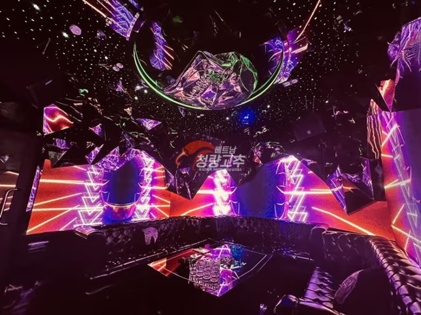 호치민 아바타 가라오케 내부